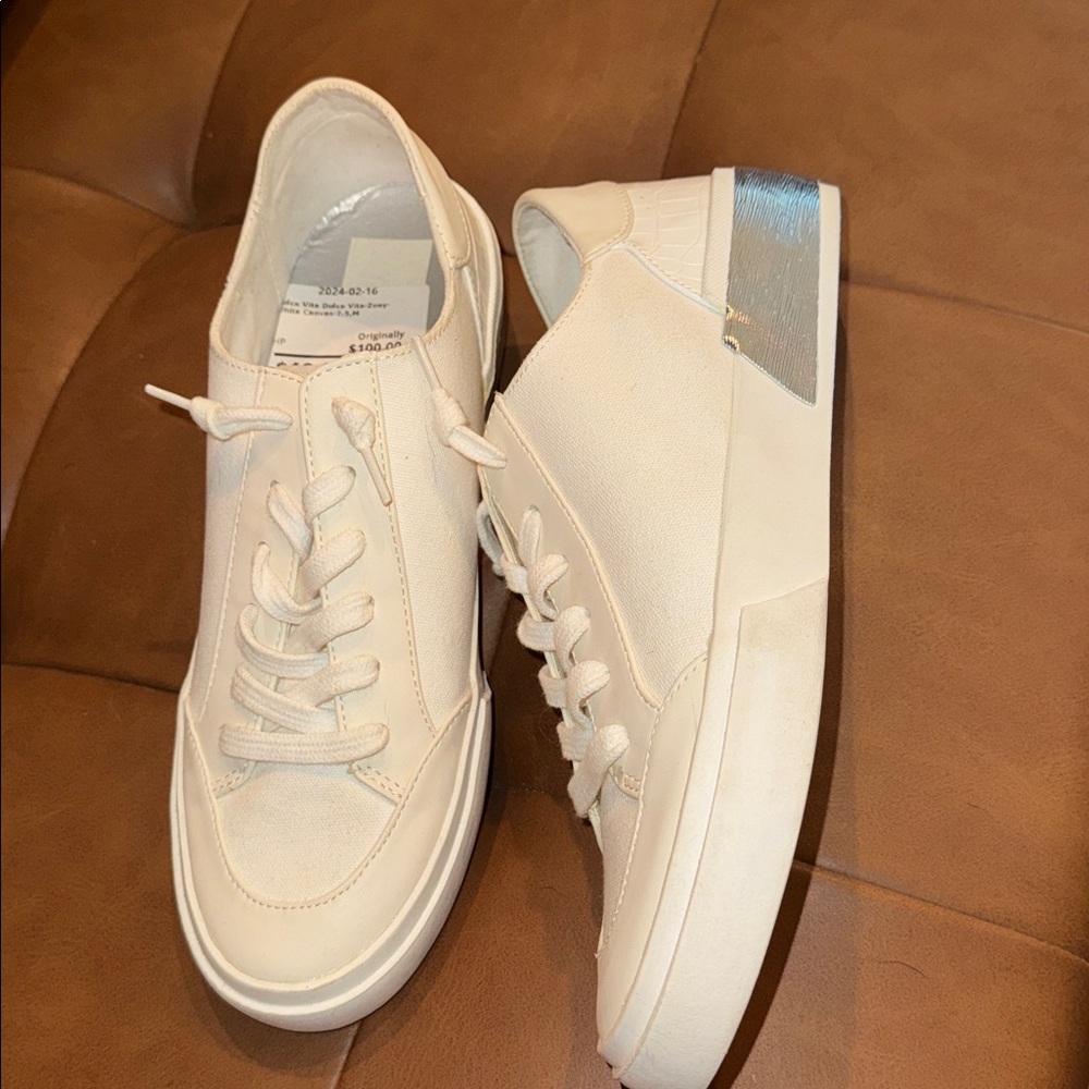 Dolce Vita Size 7.5 Zoey shoes Cream white Sneakers new